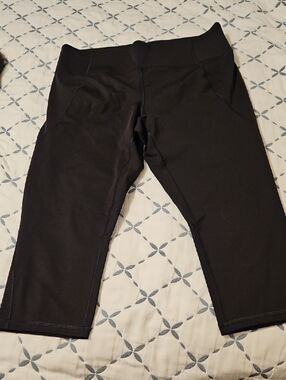 Livi Active Lane Bryant Capri Leggings